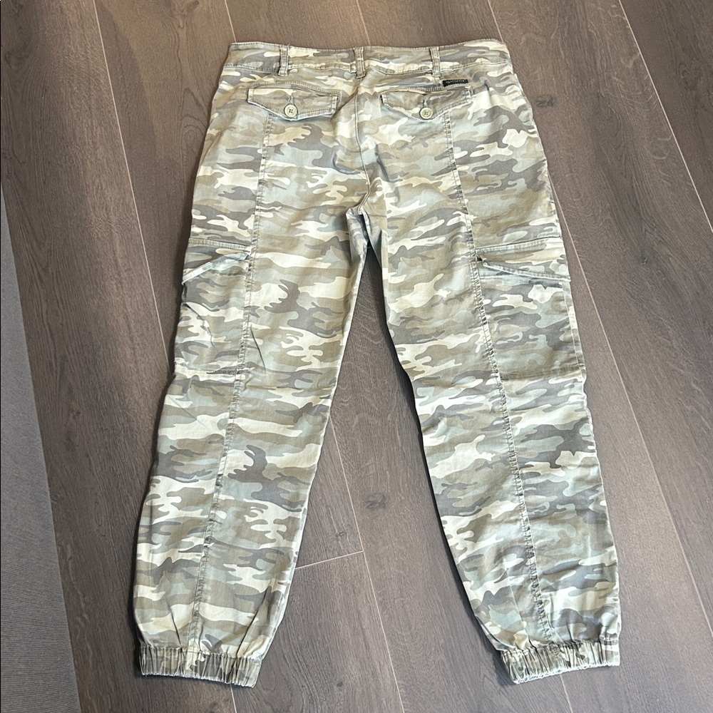 Sanctuary Rebel Camo Cargo Joggers Women’s Size 29 - Picture 2 of 13
